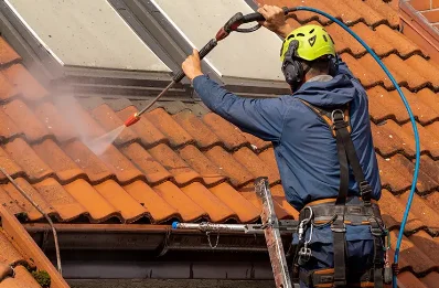 Démoussage et hydrofuge de toiture à Montjoyer