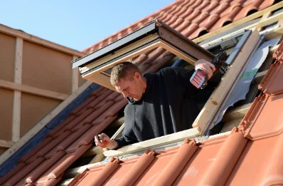 Pose de fenêtres de toit Velux à Montjoyer